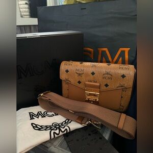 MCM Victor Crossbody in Visetos